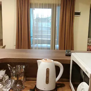 2* Гостевой дом Budget With King Size Bed